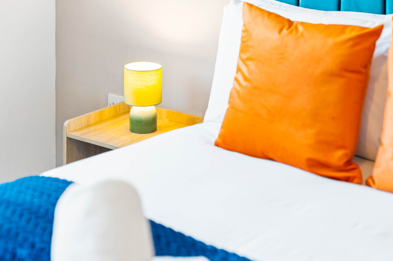 Cozy Apartment - Parking - WiFi - Cradley Heath in Trinity St, Cradley Heath B64, UK - Property image 17 - VivreStays