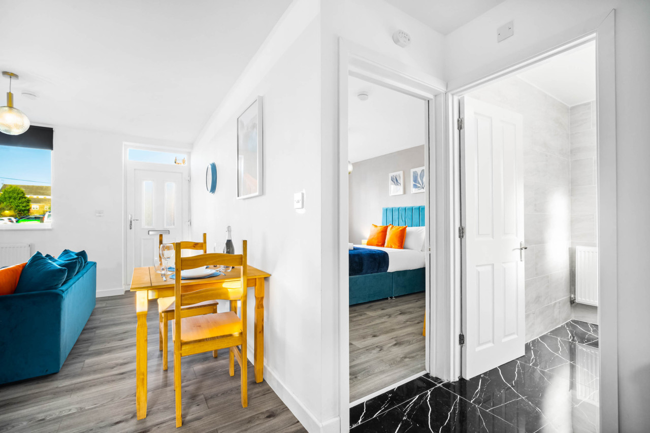 Cozy Apartment - Parking - WiFi - Cradley Heath in Trinity St, Cradley Heath B64, UK - Property image 20 - VivreStays