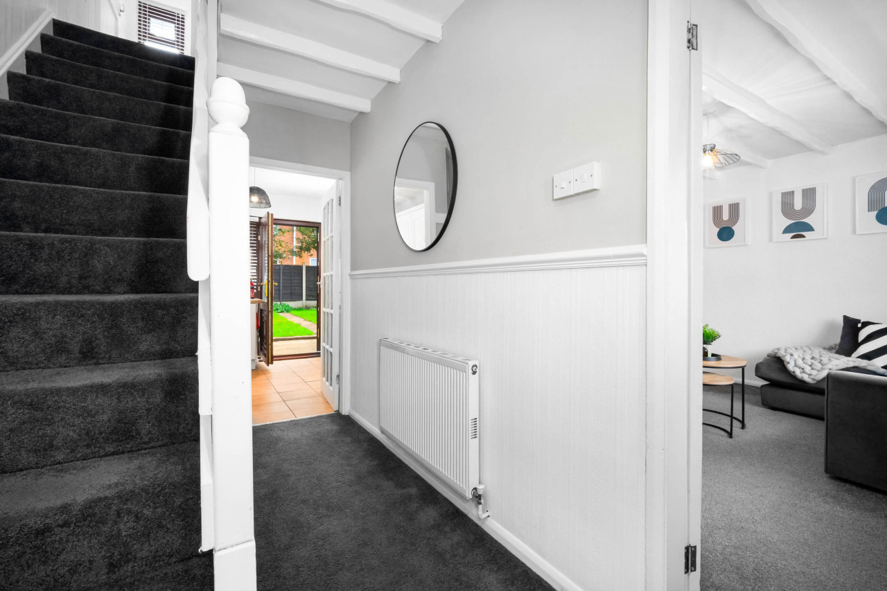 Modern Three Bed House - Garden - Parking in 74 Brownhills Rd, Walsall Wood, Walsall WS8 7BS, UK - Property image 30 - VivreStays
