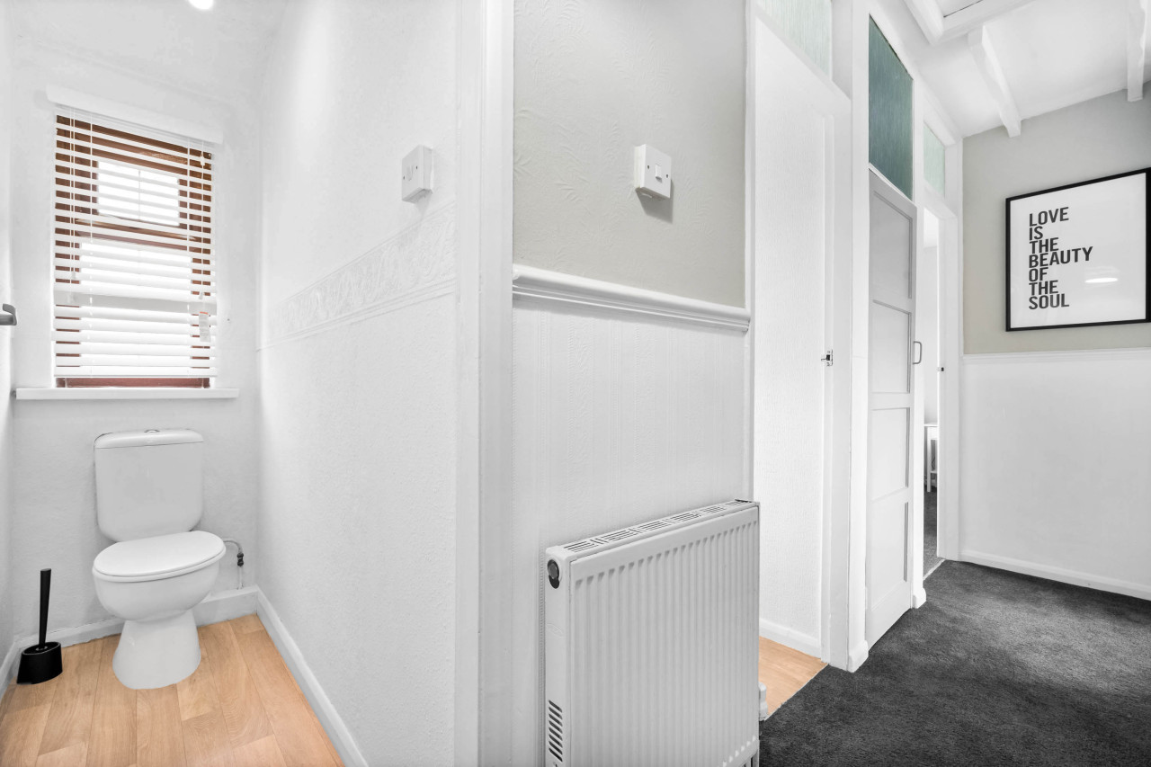 Modern Three Bed House - Garden - Parking in 74 Brownhills Rd, Walsall Wood, Walsall WS8 7BS, UK - Property image 37 - VivreStays