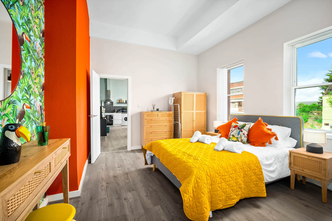 Modern Apartment with Gated Parking near Jewellery Quarter & City Centre in 125 Soho Hill #apartment 1, England, United Kingdom, B19 1AX - Property image 8 - VivreStays