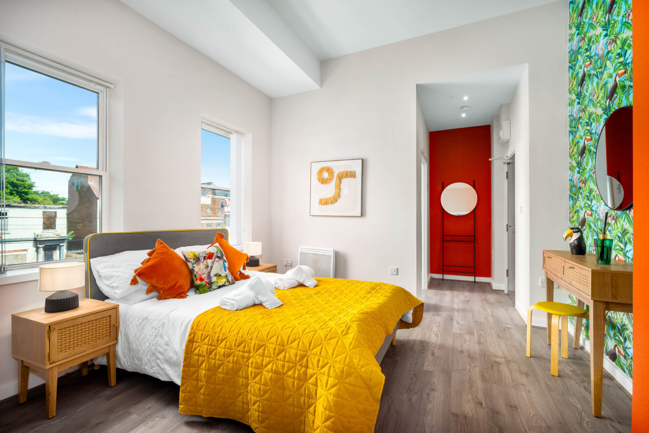 Modern Apartment with Gated Parking near Jewellery Quarter & City Centre in 125 Soho Hill #apartment 1, England, United Kingdom, B19 1AX - Property image 2 - VivreStays