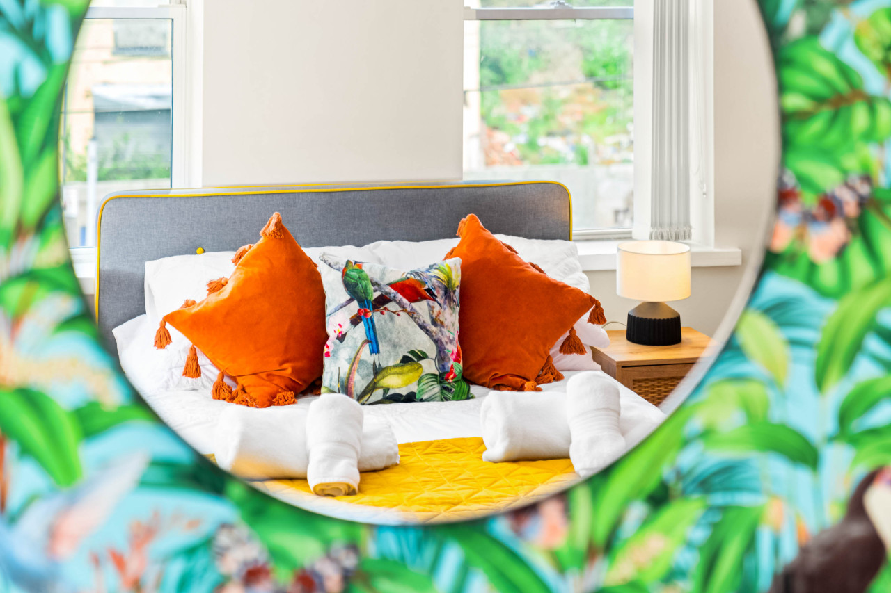 Modern Apartment with Gated Parking near Jewellery Quarter & City Centre in 125 Soho Hill #apartment 1, England, United Kingdom, B19 1AX - Property image 38 - VivreStays