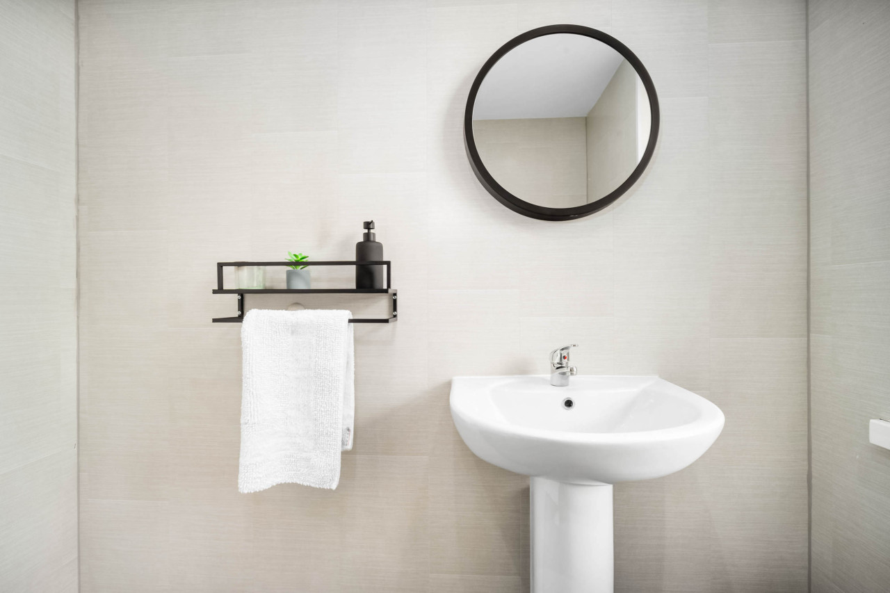 Modern Apartment with Gated Parking near Jewellery Quarter & City Centre in 125 Soho Hill #apartment 1, England, United Kingdom, B19 1AX - Property image 11 - VivreStays