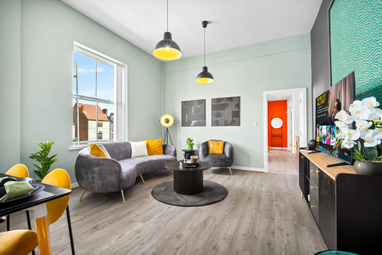 Modern Apartment with Gated Parking near Jewellery Quarter & City Centre serviced apartment - Birmingham - VivreStays