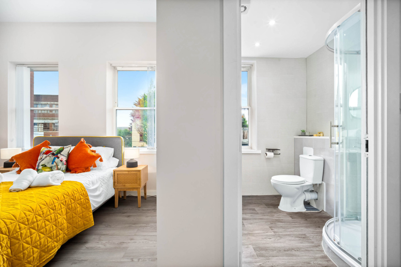 Modern Apartment with Gated Parking near Jewellery Quarter & City Centre in 125 Soho Hill #apartment 1, England, United Kingdom, B19 1AX - Property image 9 - VivreStays