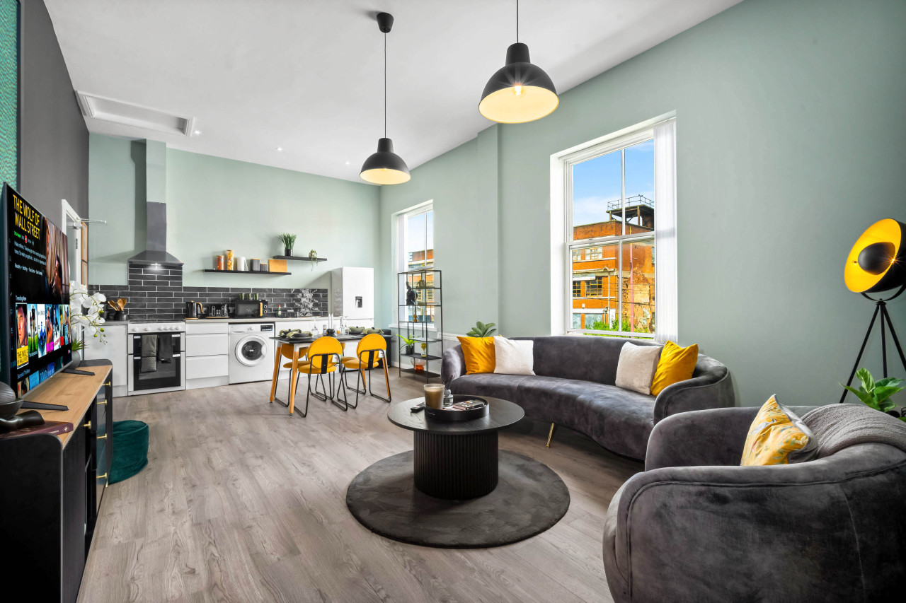 Modern Apartment with Gated Parking near Jewellery Quarter & City Centre in 125 Soho Hill #apartment 1, England, United Kingdom, B19 1AX - Property image 15 - VivreStays