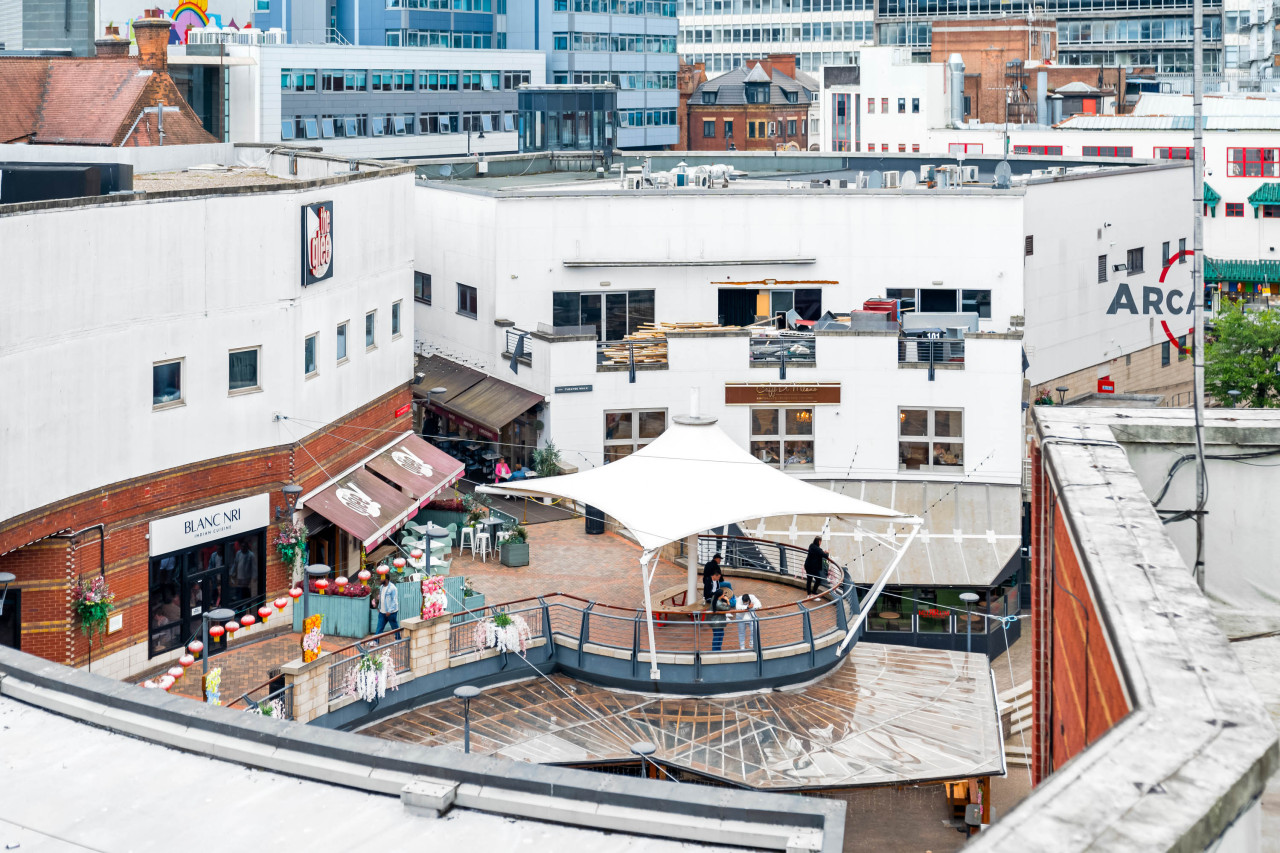 Stylish Chinatown Apartment - Balcony - Parking in 70 Hurst St, Birmingham B5 4TD, UK - Property image 39 - VivreStays