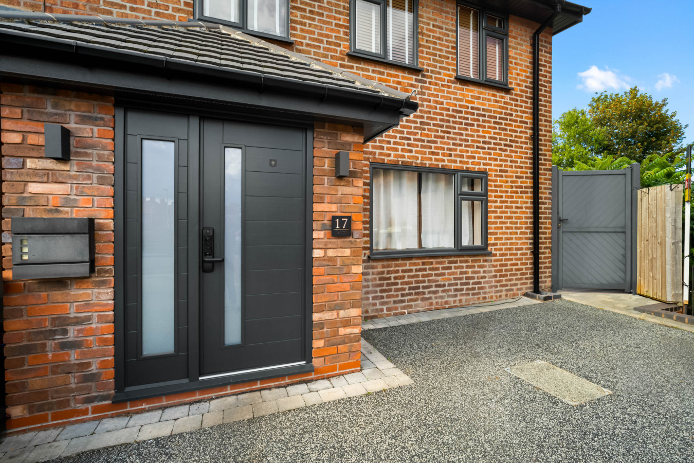 Luxury 3 Bedroom House - Garden - Parking - Outdoor Playground in 17 Plimsoll Grove, Quinton, Birmingham B32 1PF, UK - Property image 91 - VivreStays