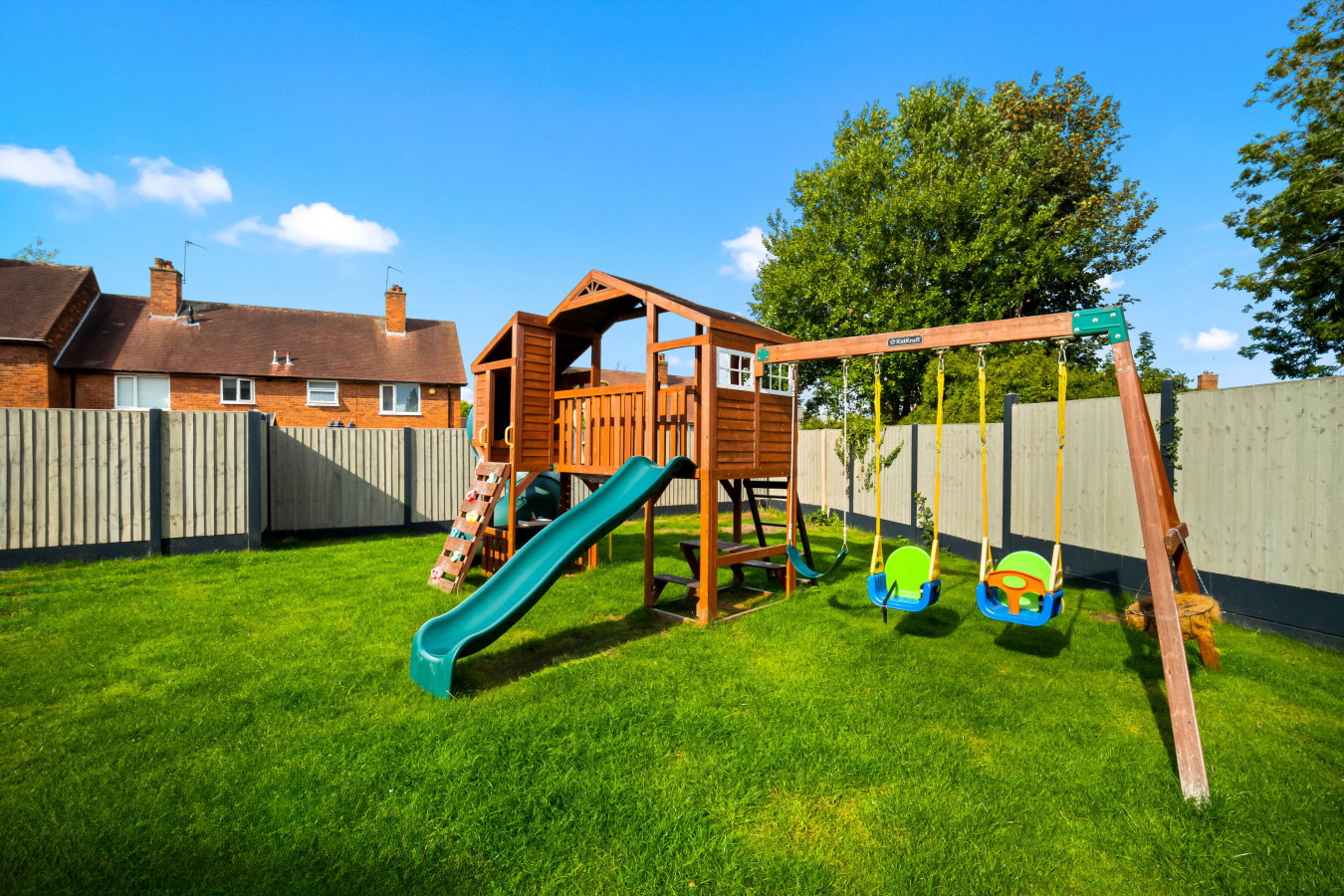 Luxury 3 Bedroom House - Garden - Parking - Outdoor Playground in 17 Plimsoll Grove, Quinton, Birmingham B32 1PF, UK - Property image 87 - VivreStays