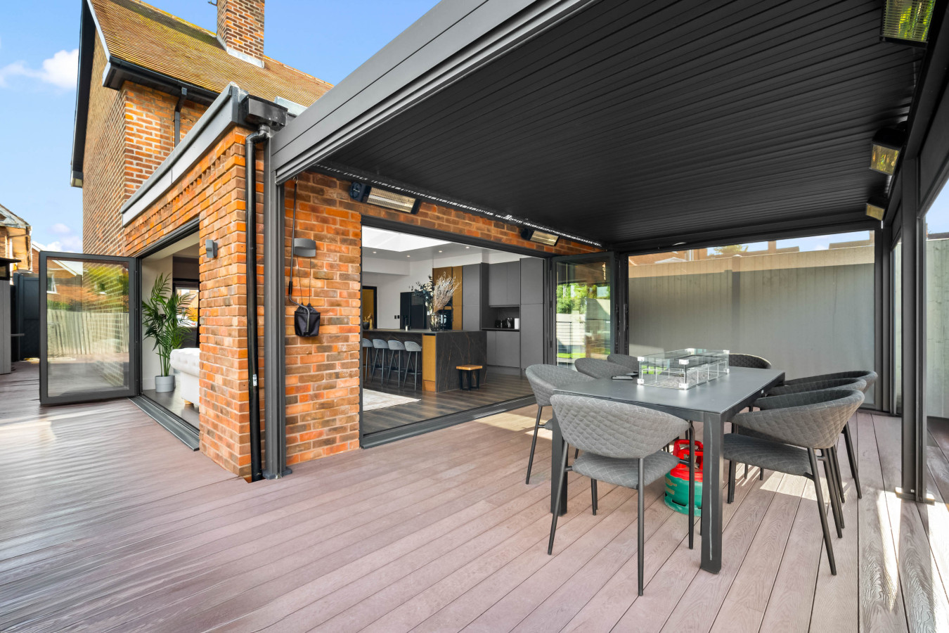 Luxury 3 Bedroom House - Garden - Parking - Outdoor Playground in 17 Plimsoll Grove, Quinton, Birmingham B32 1PF, UK - Property image 57 - VivreStays
