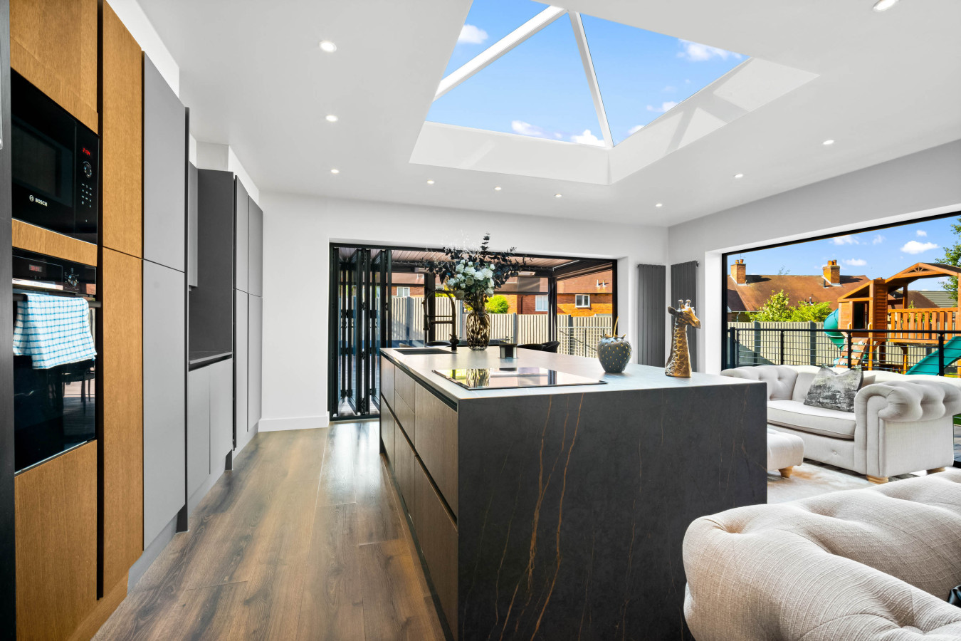 Luxury 3 Bedroom House - Garden - Parking - Outdoor Playground in 17 Plimsoll Grove, Quinton, Birmingham B32 1PF, UK - Property image 40 - VivreStays