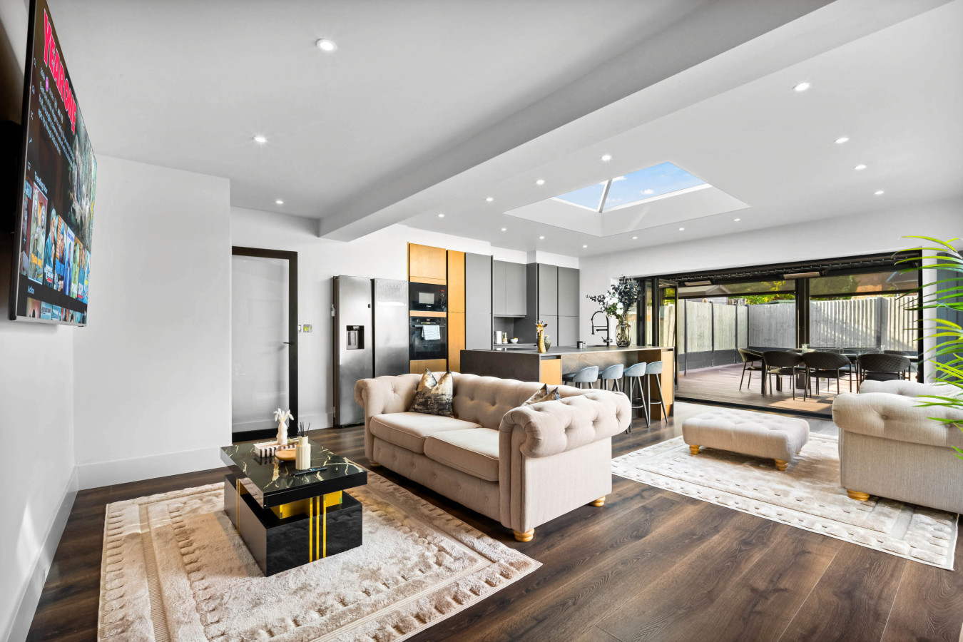 Luxury 3 Bedroom House - Garden - Parking - Outdoor Playground in 17 Plimsoll Grove, Quinton, Birmingham B32 1PF, UK - Property image 43 - VivreStays