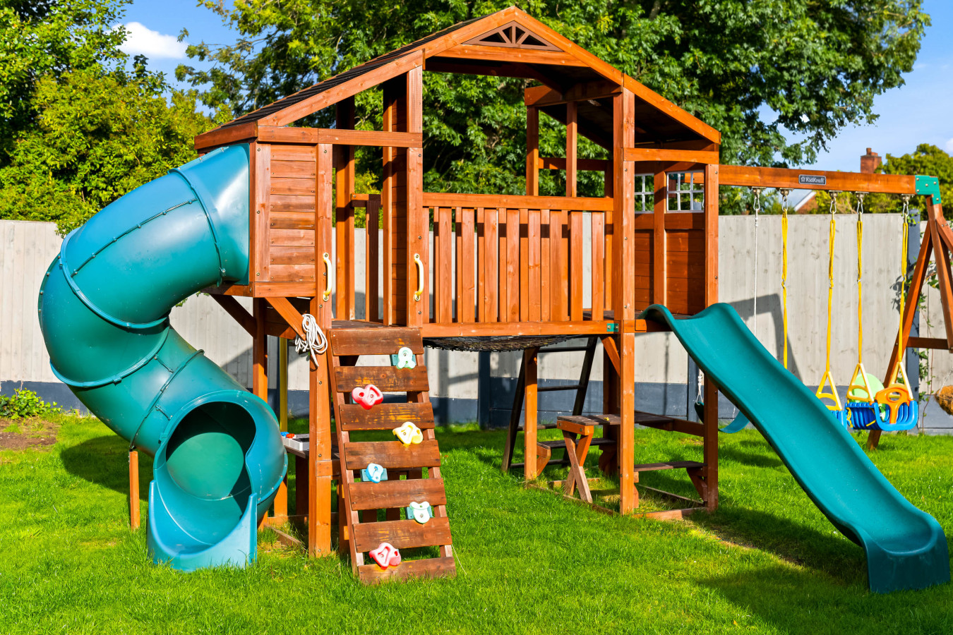 Luxury 3 Bedroom House - Garden - Parking - Outdoor Playground in 17 Plimsoll Grove, Quinton, Birmingham B32 1PF, UK - Property image 93 - VivreStays