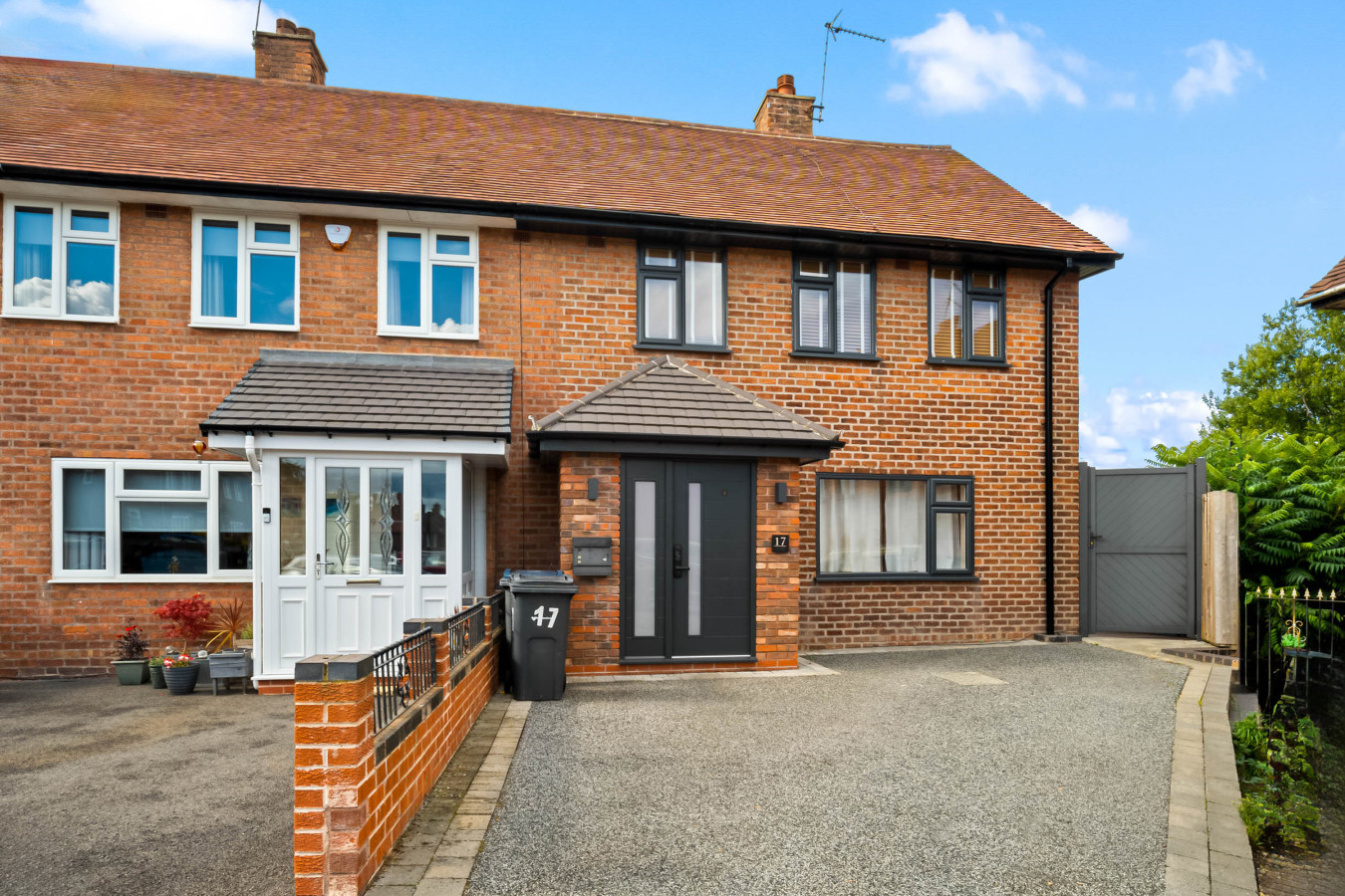Luxury 3 Bedroom House - Garden - Parking - Outdoor Playground in 17 Plimsoll Grove, Quinton, Birmingham B32 1PF, UK - Property image 96 - VivreStays
