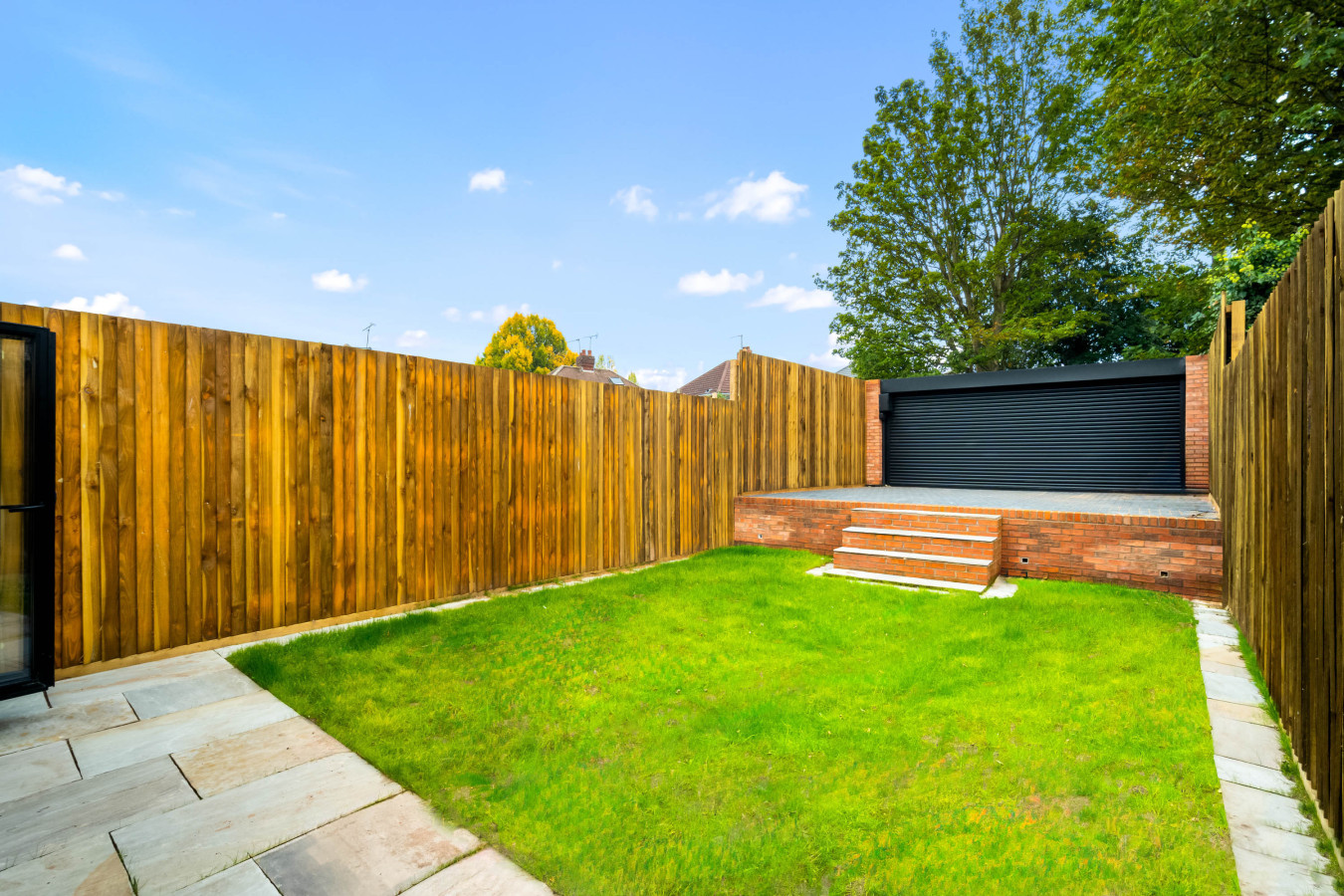 Stylish Four Bedroom House - Garden - Parking in 154 Ridgacre Ln, Quinton, Birmingham B32 1QB, UK - Property image 48 - VivreStays