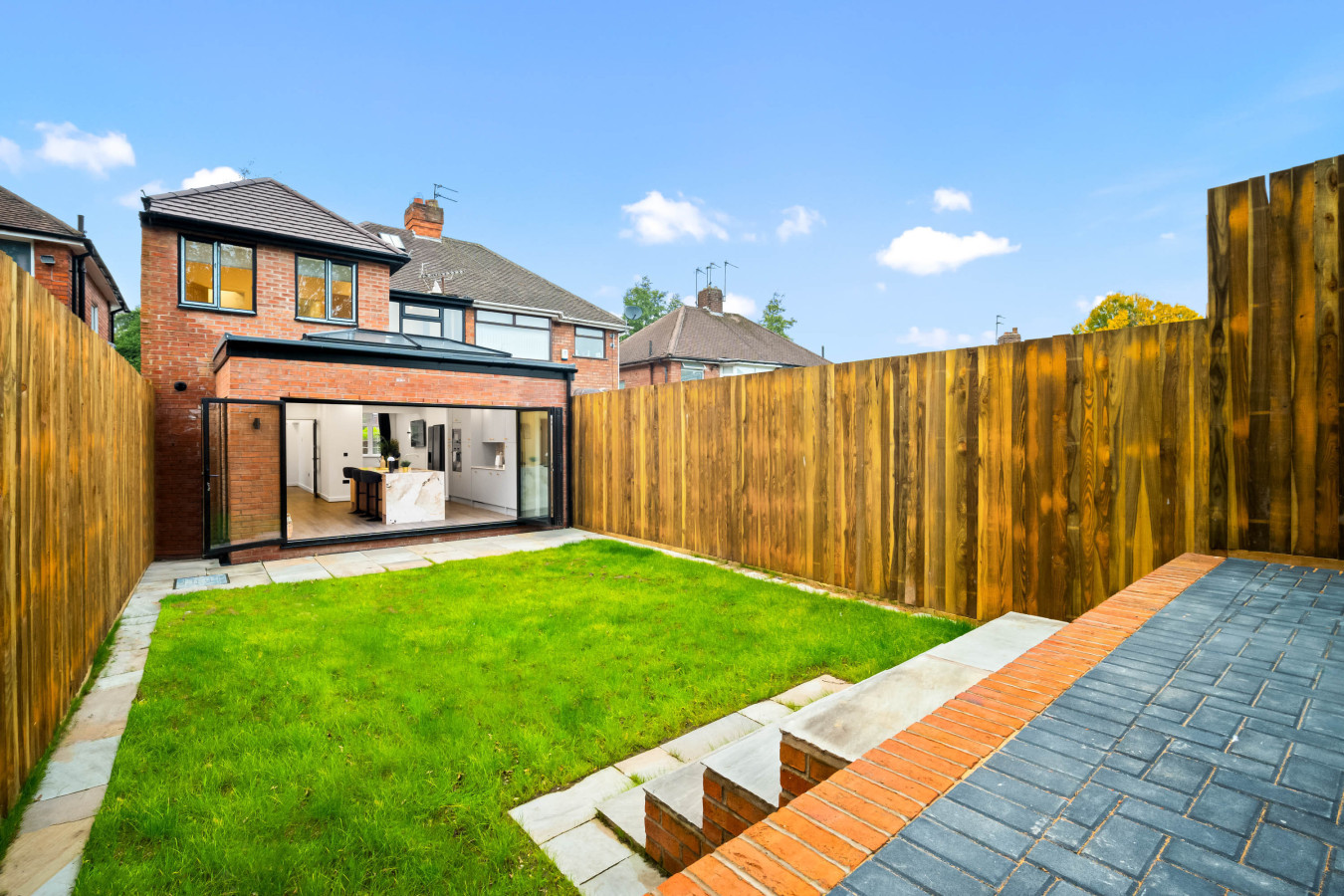 Stylish Four Bedroom House - Garden - Parking in 154 Ridgacre Ln, Quinton, Birmingham B32 1QB, UK - Property image 6 - VivreStays