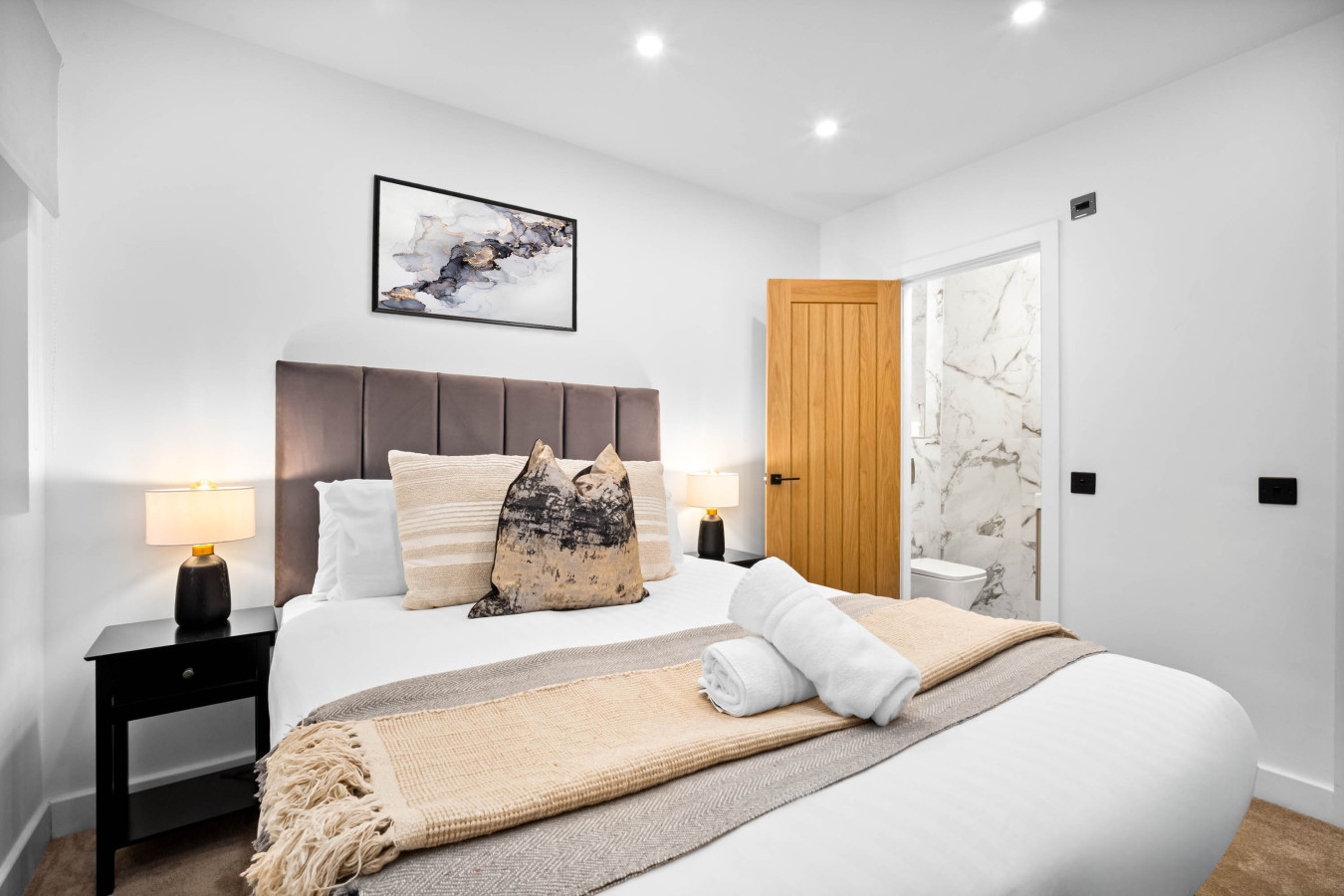 Stylish Four Bedroom House - Garden - Parking in 154 Ridgacre Ln, Quinton, Birmingham B32 1QB, UK - Property image 18 - VivreStays