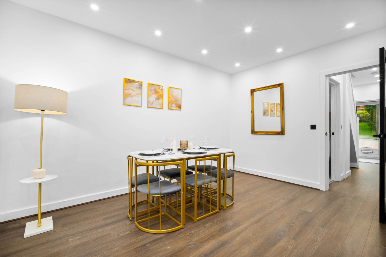 Stylish Four Bedroom House - Garden - Parking in 154 Ridgacre Ln, Quinton, Birmingham B32 1QB, UK - Property image 25 - VivreStays