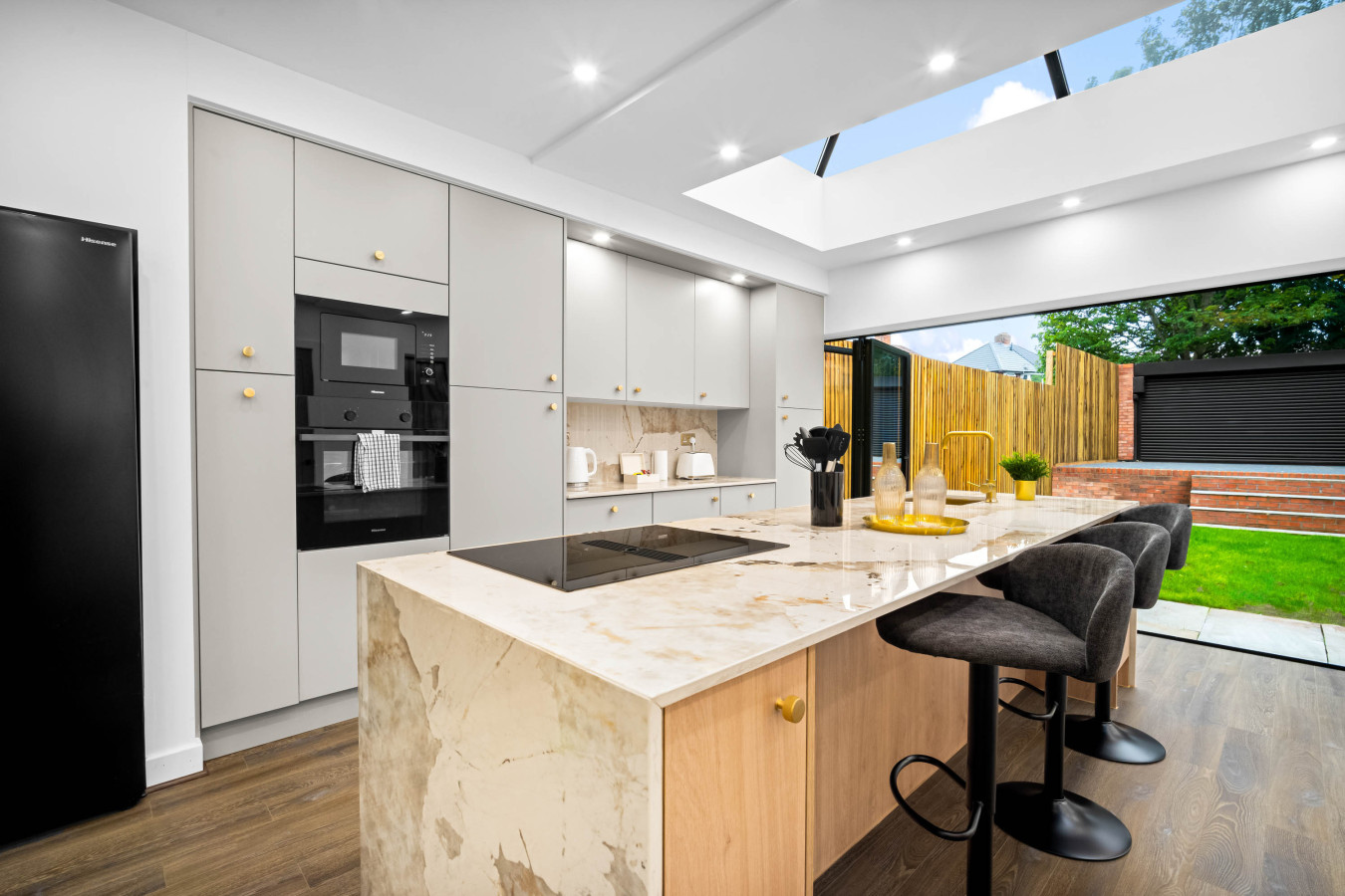 Stylish Four Bedroom House - Garden - Parking in 154 Ridgacre Ln, Quinton, Birmingham B32 1QB, UK - Property image 9 - VivreStays