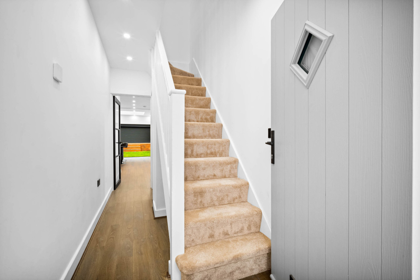 Stylish Four Bedroom House - Garden - Parking in 154 Ridgacre Ln, Quinton, Birmingham B32 1QB, UK - Property image 80 - VivreStays