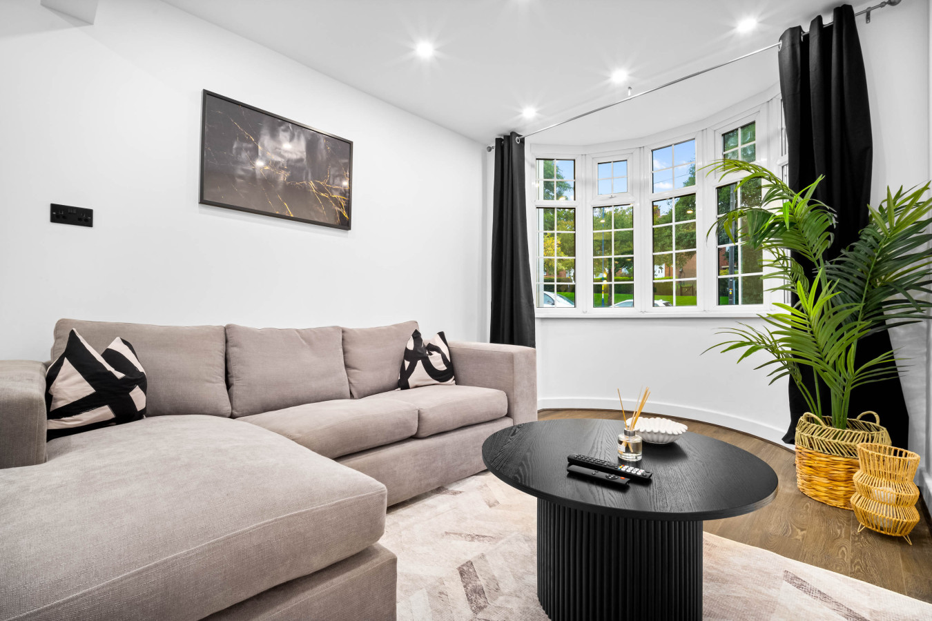 Stylish Four Bedroom House - Garden - Parking in 154 Ridgacre Ln, Quinton, Birmingham B32 1QB, UK - Property image 28 - VivreStays