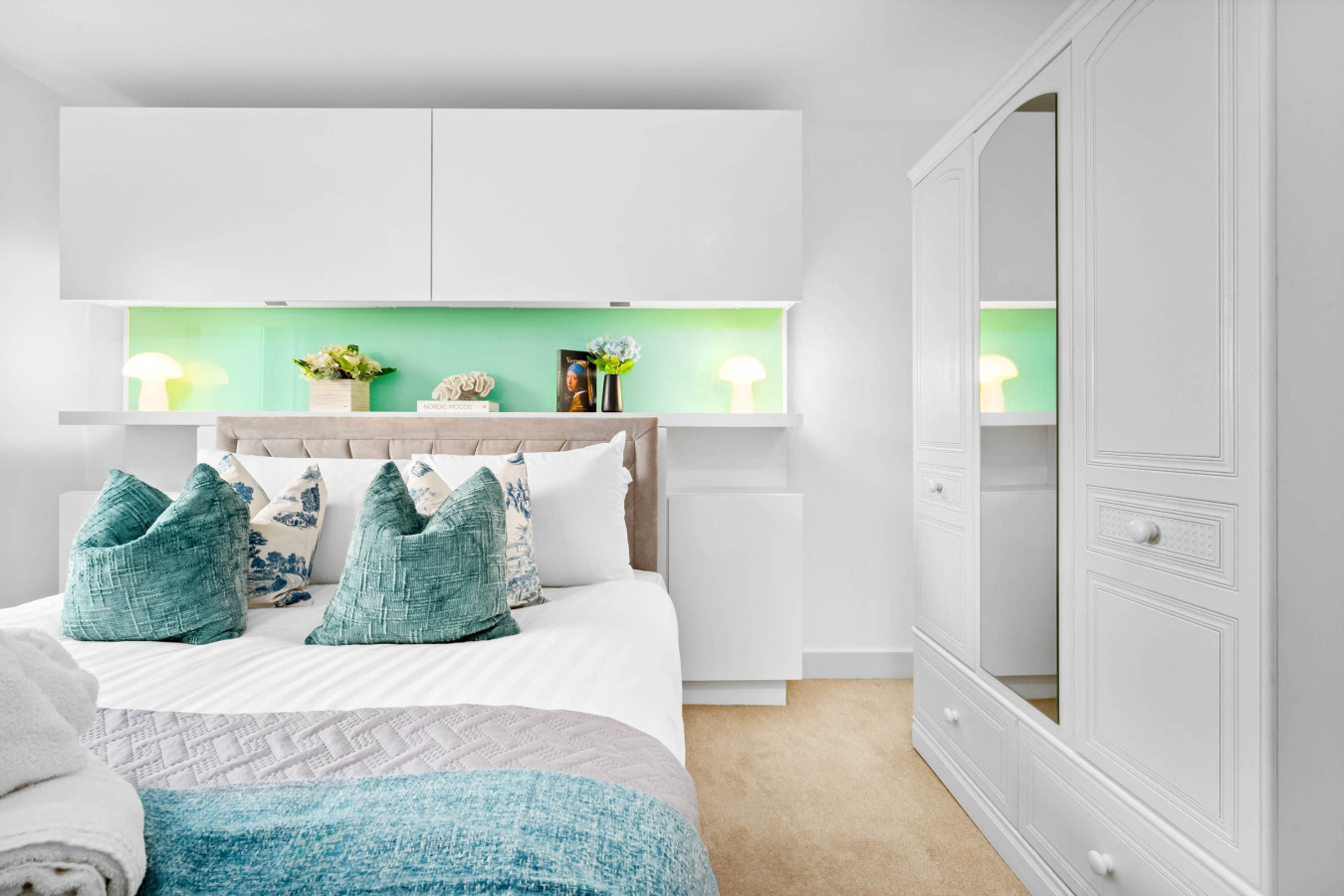 Luxury Apartment - City Centre - Parking - Balcony in 90 Navigation St, Birmingham B5 4AX, UK - Property image 12 - VivreStays