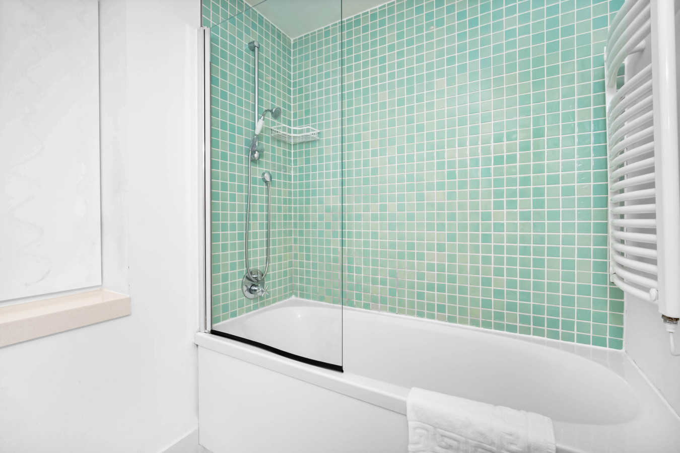 Luxury Apartment - City Centre - Parking - Balcony in 90 Navigation St, Birmingham B5 4AX, UK - Property image 15 - VivreStays
