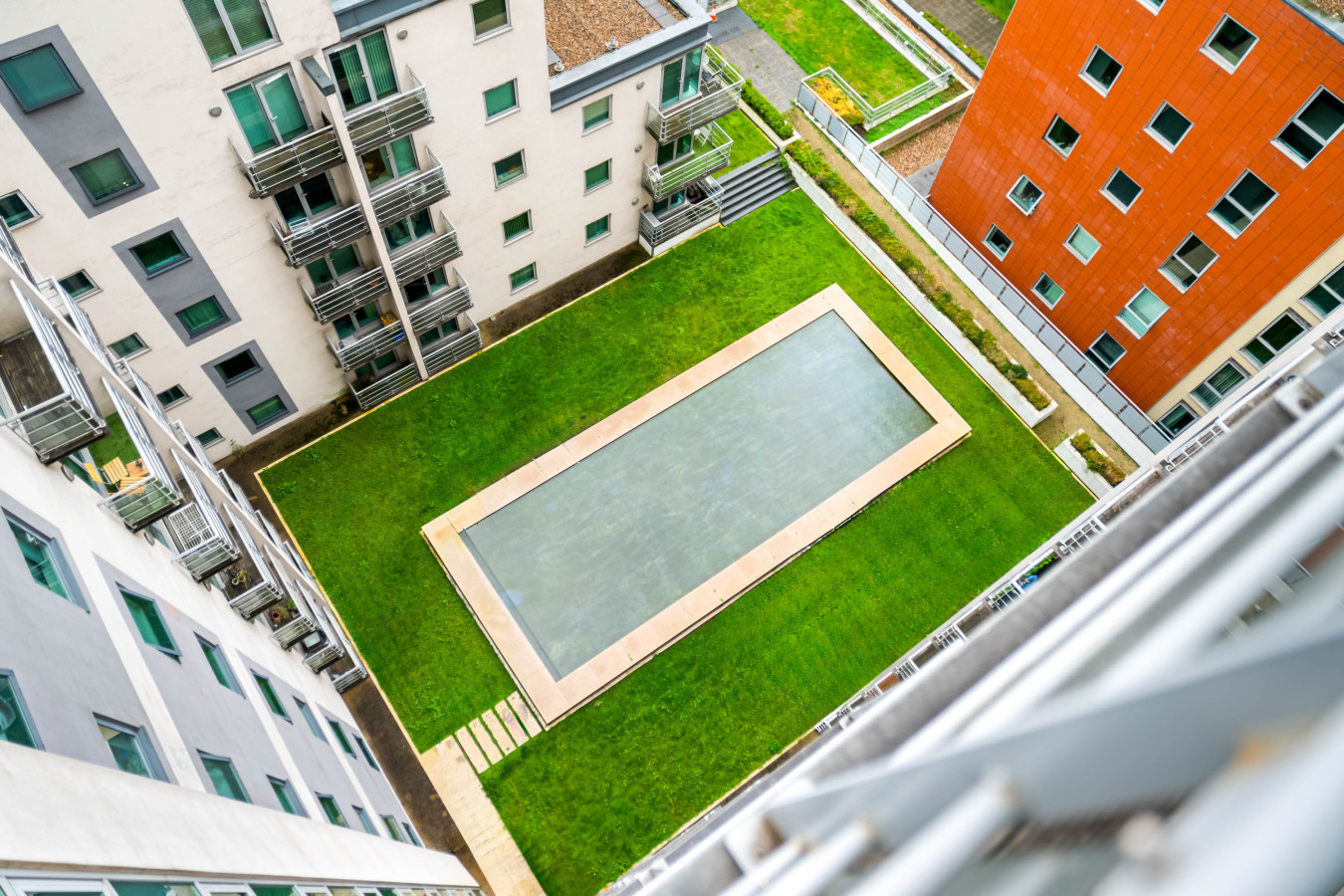 Luxury Apartment - City Centre - Parking - Balcony in 90 Navigation St, Birmingham B5 4AX, UK - Property image 33 - VivreStays