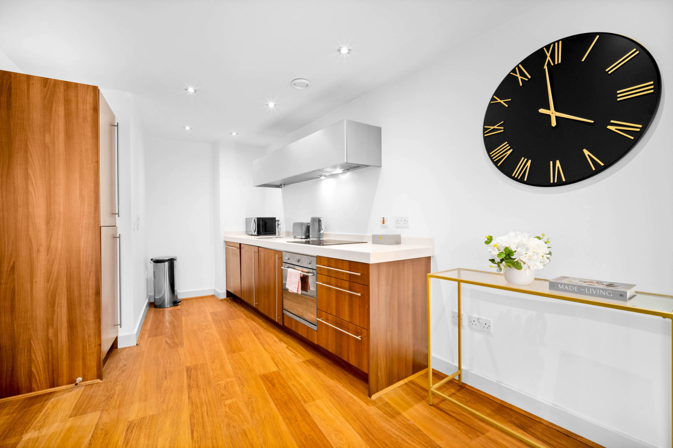 Luxury Apartment - City Centre - Parking - Balcony in 90 Navigation St, Birmingham B5 4AX, UK - Property image 17 - VivreStays