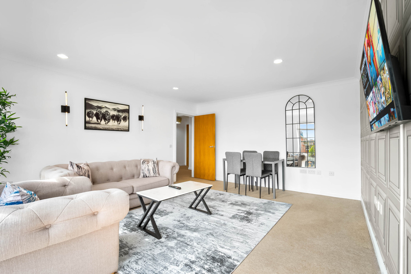 Stylish Two Bedroom Apartment - City Centre - Parking in Irving St, Birmingham B1 1DH, UK - Property image 23 - VivreStays