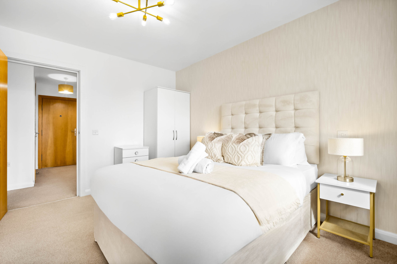 Stylish Two Bedroom Apartment - City Centre - Parking in Irving St, Birmingham B1 1DH, UK - Property image 19 - VivreStays