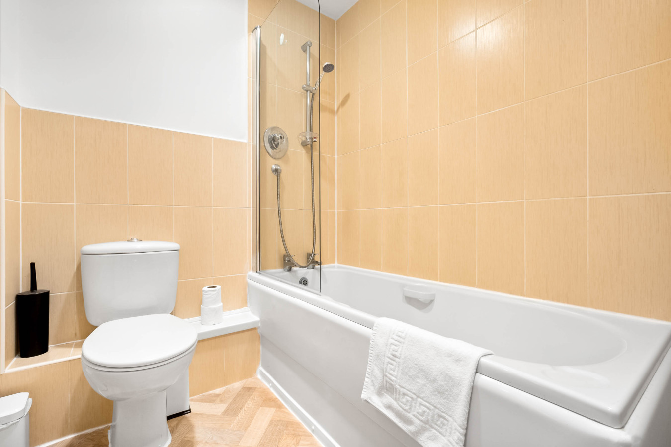 Stylish Two Bedroom Apartment - City Centre - Parking in Irving St, Birmingham B1 1DH, UK - Property image 26 - VivreStays