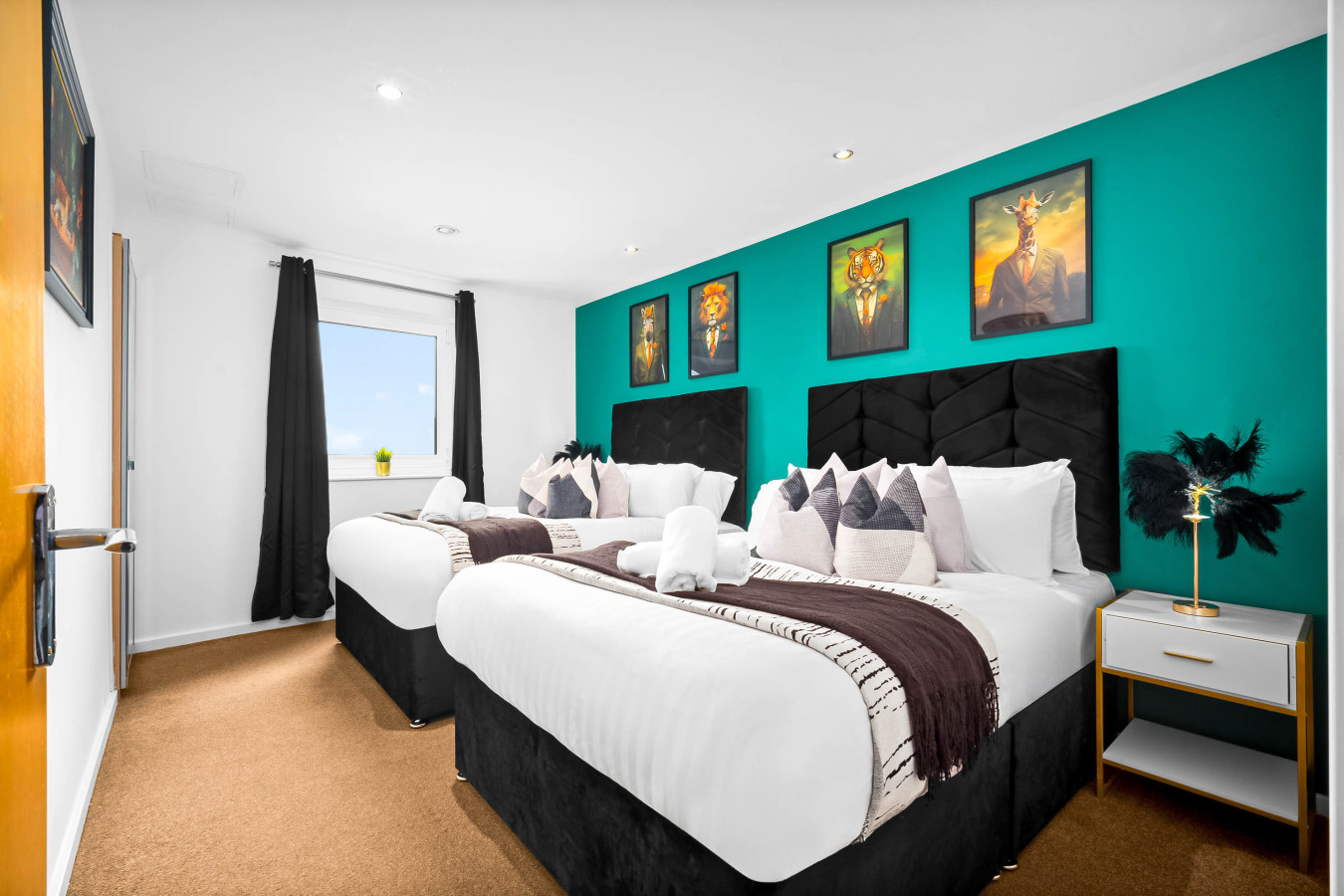 Luxe Two Bed Apartment - City Centre - Balcony & Parking in Masshouse Ln, Birmingham B5 5JF, UK - Property image 3 - VivreStays