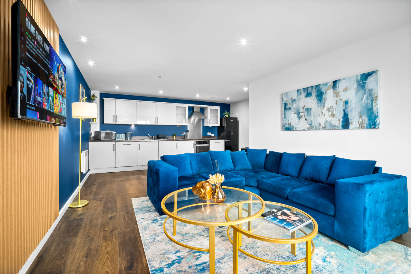 Luxe Two Bed Apartment - City Centre - Balcony & Parking in Masshouse Ln, Birmingham B5 5JF, UK - Property image 20 - VivreStays