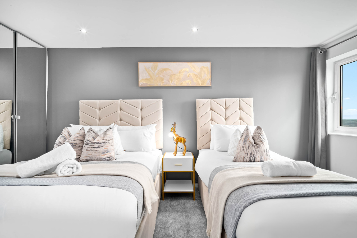 Luxe Two Bed Apartment - City Centre - Balcony & Parking in Masshouse Ln, Birmingham B5 5JF, UK - Property image 17 - VivreStays