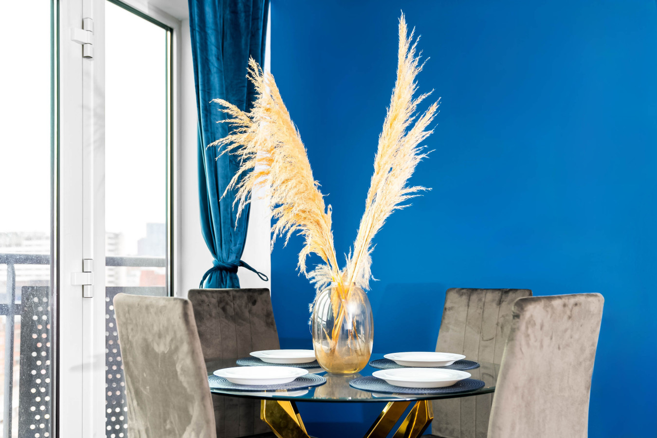 Luxe Two Bed Apartment - City Centre - Balcony & Parking in Masshouse Ln, Birmingham B5 5JF, UK - Property image 8 - VivreStays