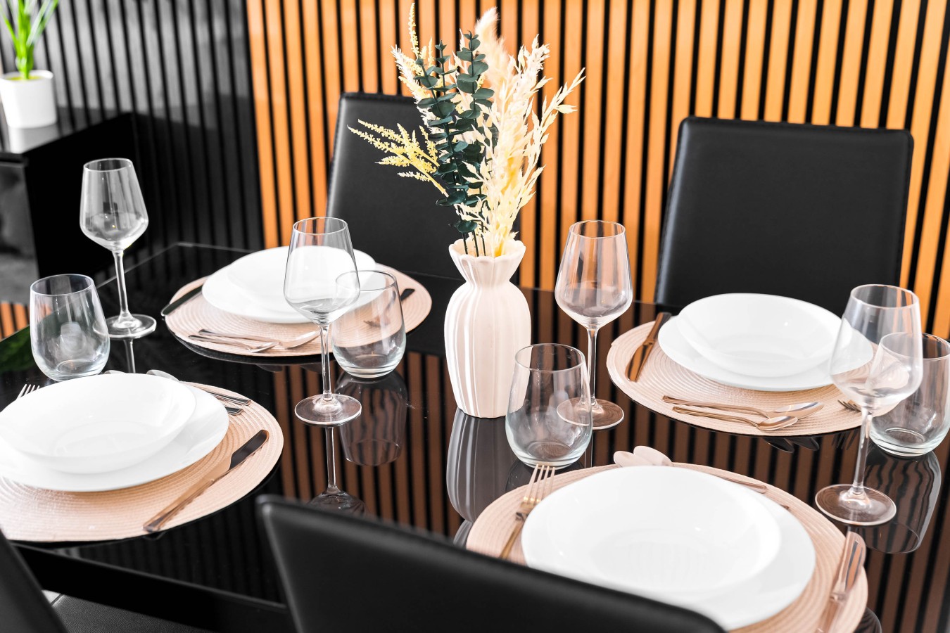 Luxury Apartment - Sleeps 4 - City Centre - Parking in 50 Granville St, Birmingham B1 2LJ, UK - Property image 3 - VivreStays