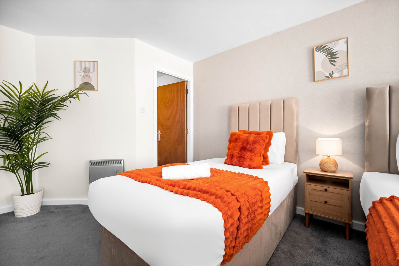Luxury Apartment - Sleeps 4 - City Centre - Parking in 50 Granville St, Birmingham B1 2LJ, UK - Property image 32 - VivreStays