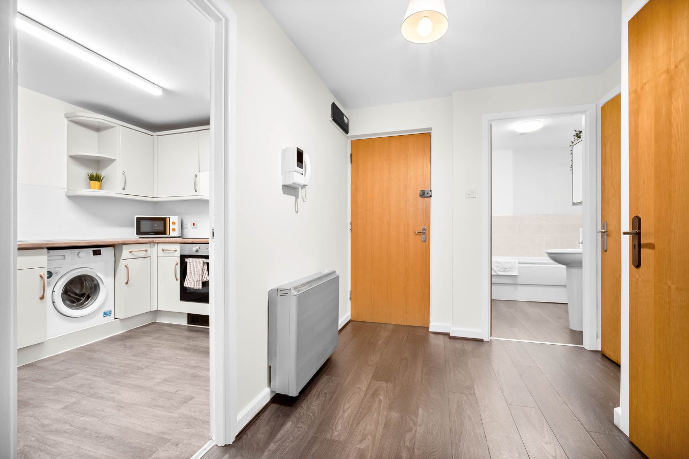 Luxury Apartment - Sleeps 4 - City Centre - Parking in 50 Granville St, Birmingham B1 2LJ, UK - Property image 42 - VivreStays