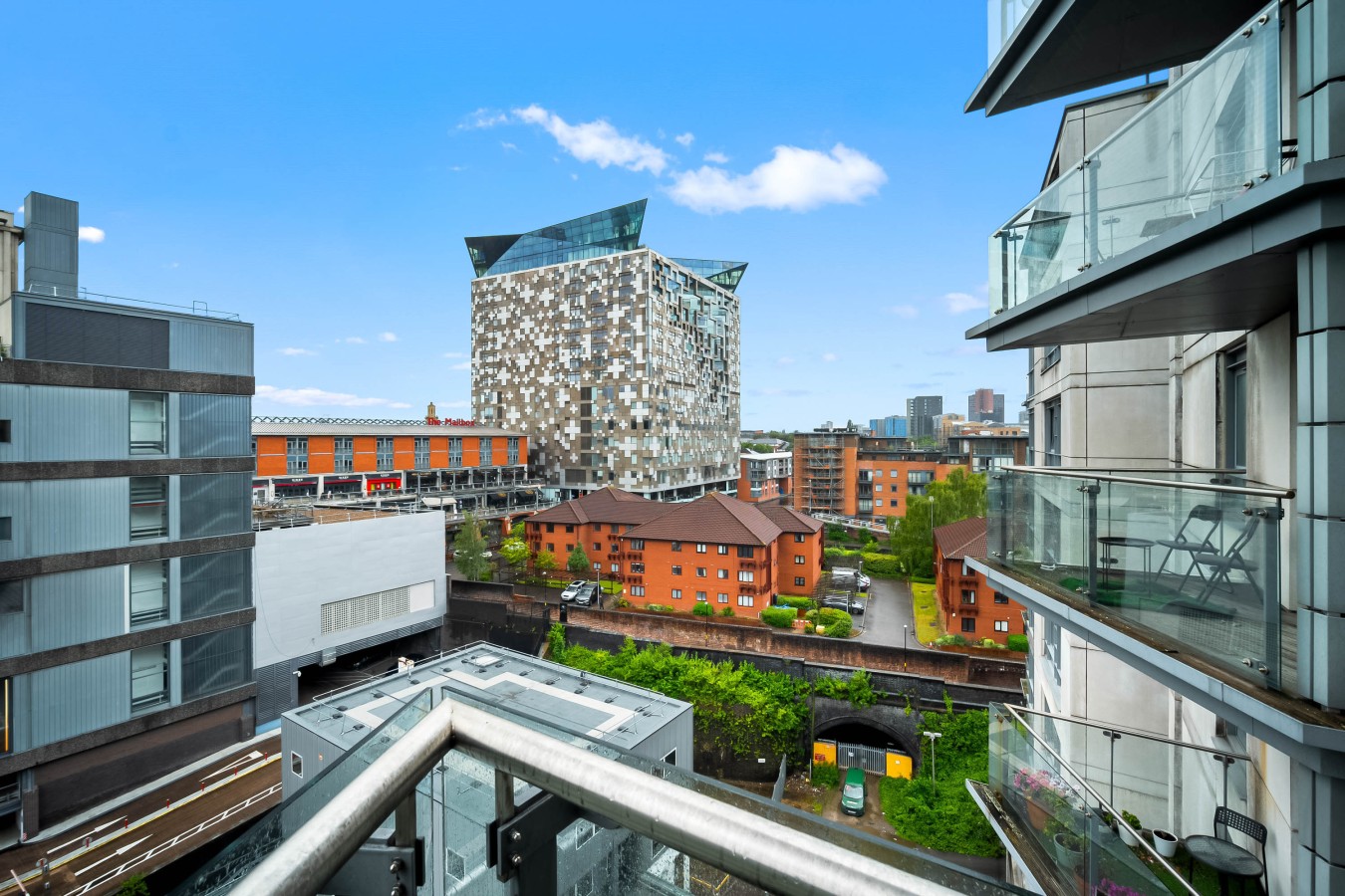 Luxe Apartment - City Centre - Balcony & Parking in 18 Holliday St, Birmingham B1 1TS, UK - Property image 42 - VivreStays