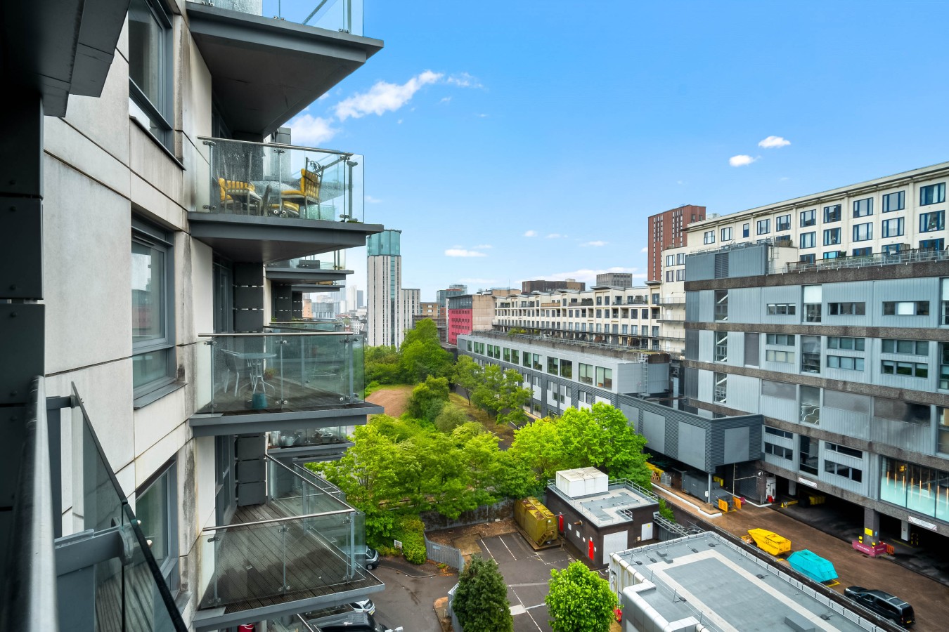 Luxe Apartment - City Centre - Balcony & Parking in 18 Holliday St, Birmingham B1 1TS, UK - Property image 43 - VivreStays