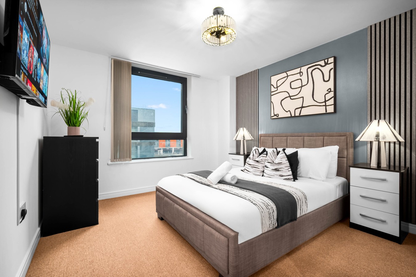 Luxe Apartment - City Centre - Balcony & Parking in 18 Holliday St, Birmingham B1 1TS, UK - Property image 14 - VivreStays