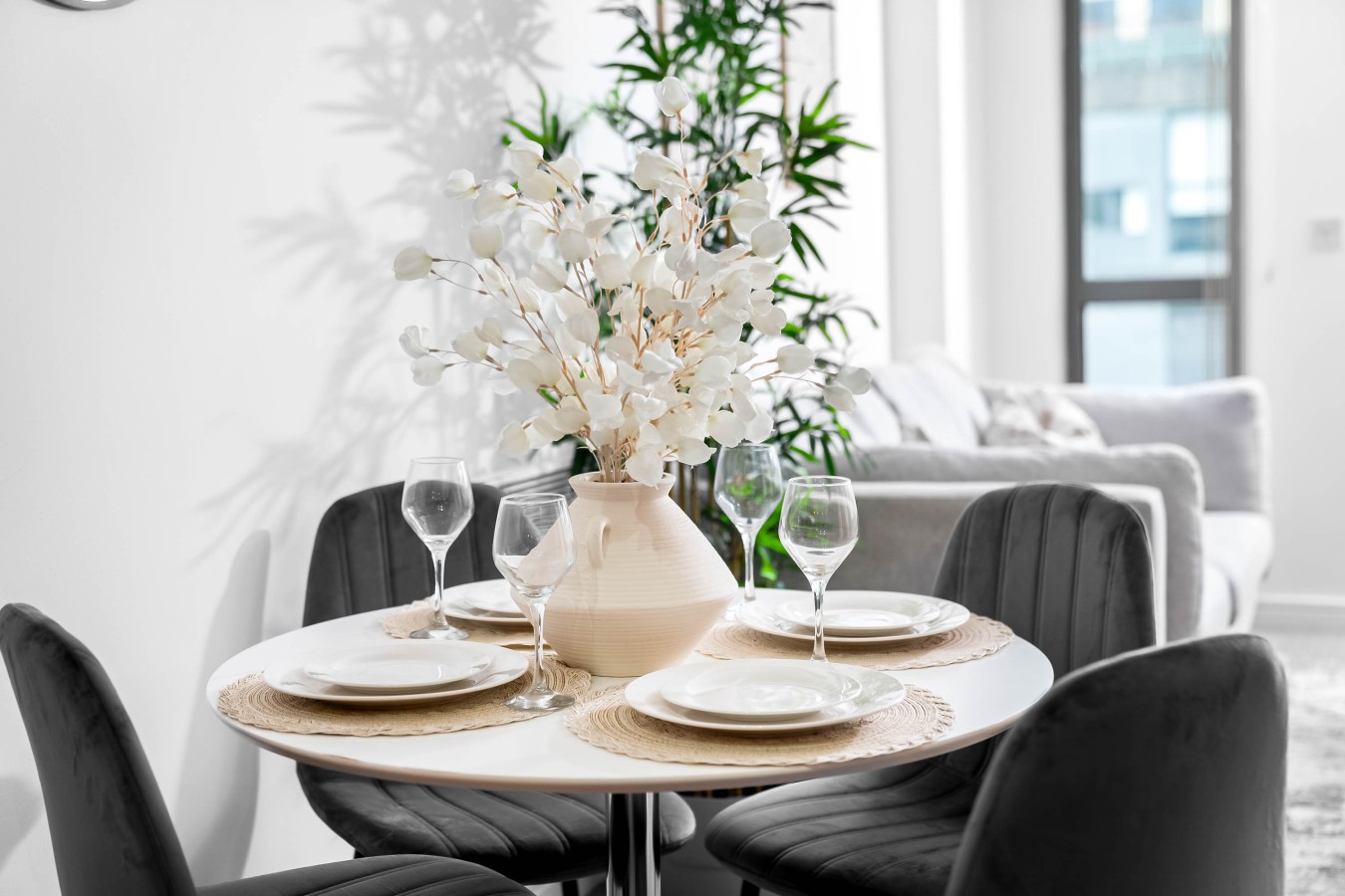 Luxe Apartment - City Centre - Balcony & Parking in 18 Holliday St, Birmingham B1 1TS, UK - Property image 4 - VivreStays