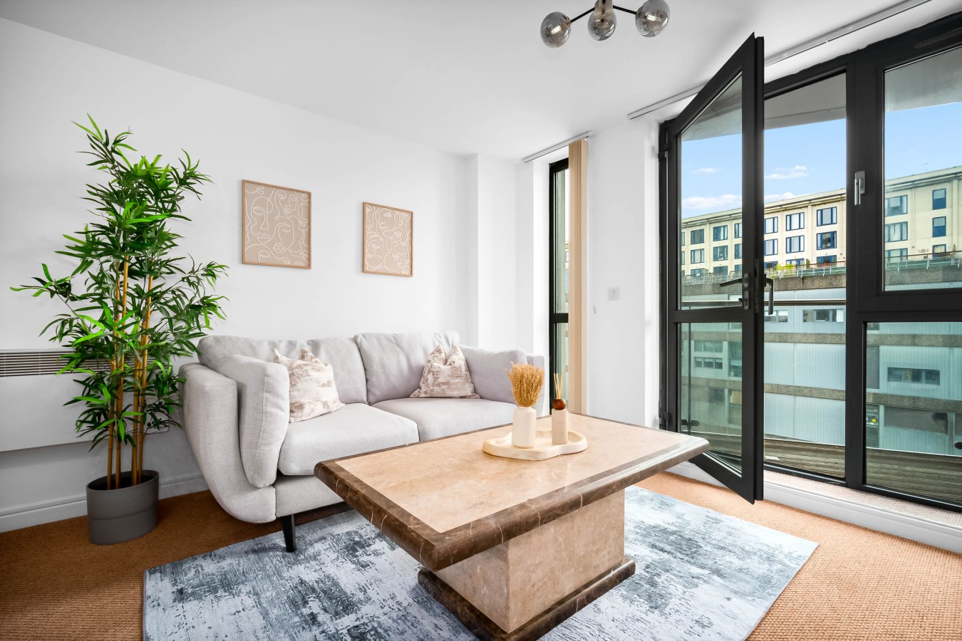 Luxe Apartment - City Centre - Balcony & Parking in 18 Holliday St, Birmingham B1 1TS, UK - Property image 20 - VivreStays