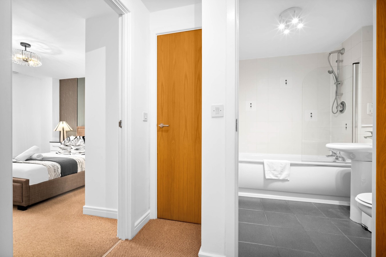 Luxe Apartment - City Centre - Balcony & Parking in 18 Holliday St, Birmingham B1 1TS, UK - Property image 33 - VivreStays