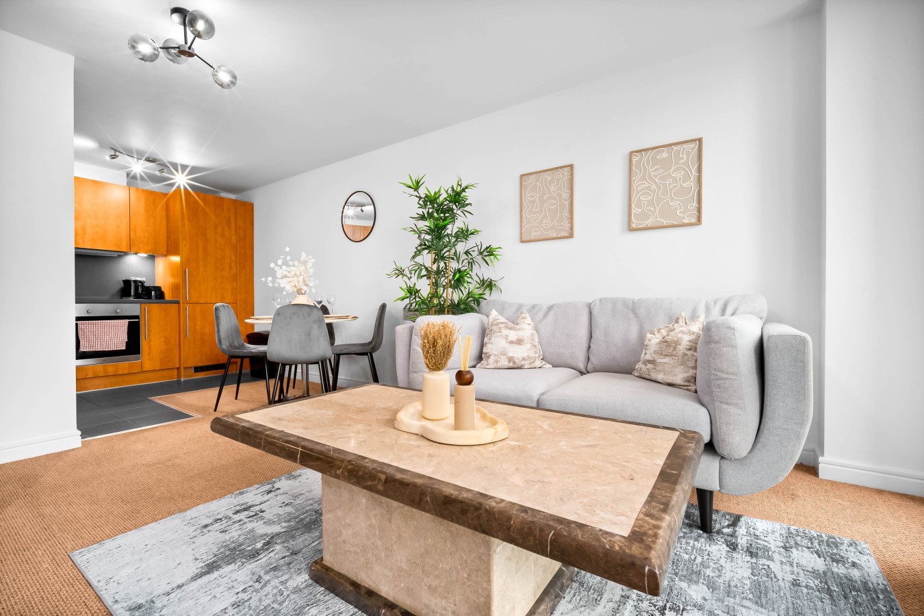 Luxe Apartment - City Centre - Balcony & Parking in 18 Holliday St, Birmingham B1 1TS, UK - Property image 9 - VivreStays