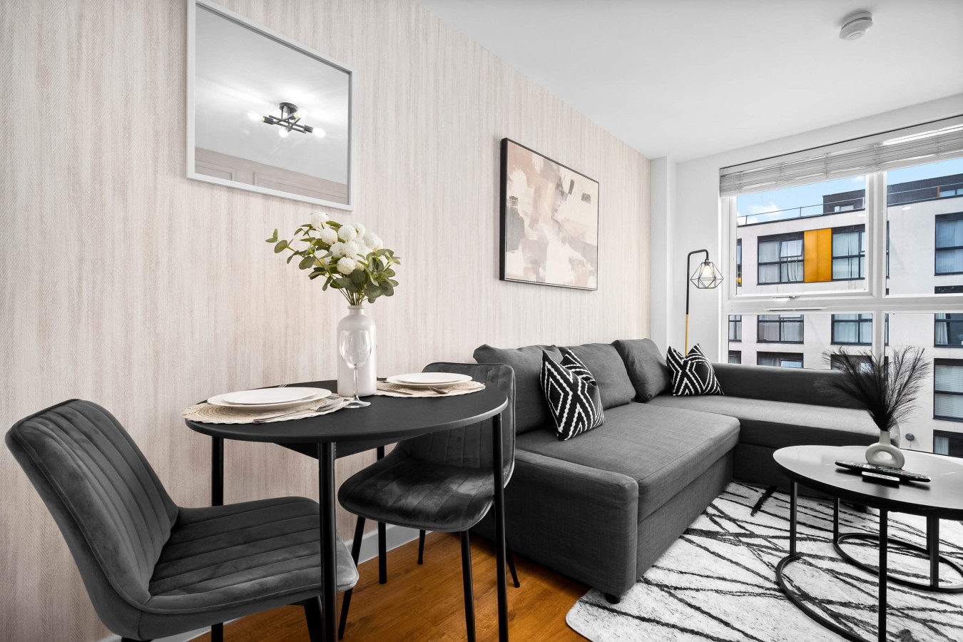 Stylish Apartment - Netflix - Centre - Jewellery Quarter in 10 Scotland St, Birmingham B1 2AU, UK - Property image 17 - VivreStays