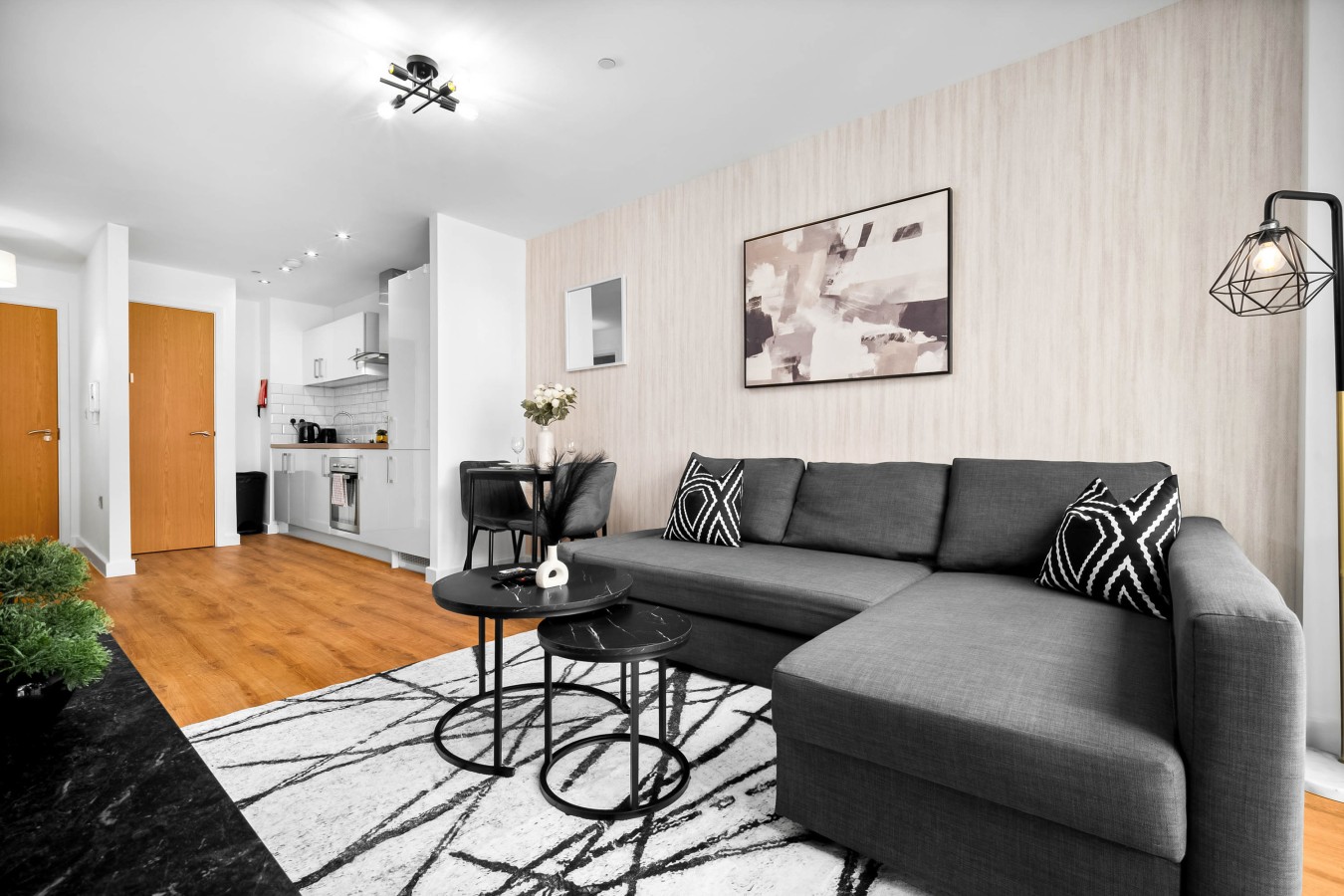 Stylish Apartment - Netflix - Centre - Jewellery Quarter in 10 Scotland St, Birmingham B1 2AU, UK - Property image 18 - VivreStays