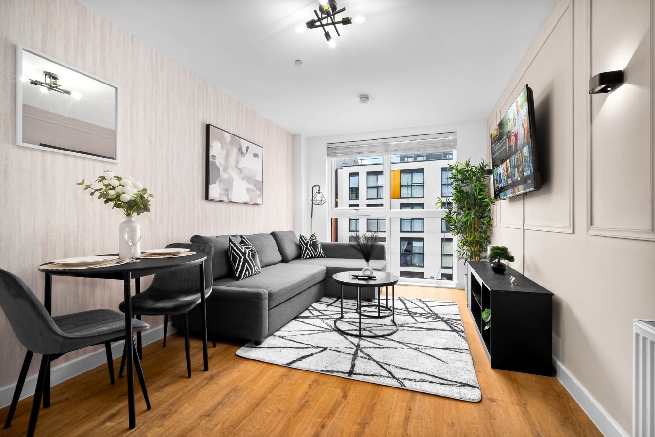 Stylish Apartment - Netflix - Centre - Jewellery Quarter in 10 Scotland St, Birmingham B1 2AU, UK - Property image 7 - VivreStays